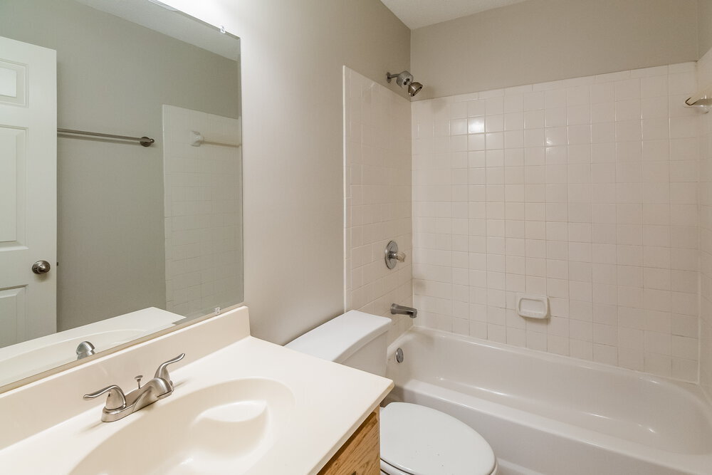 Building Photo - 5996 Southbend Ln