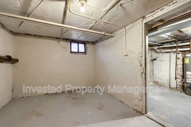 Building Photo - 533 E 6th Ave