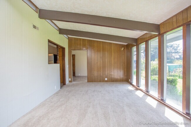 Building Photo - 675 NW 123rd Ave