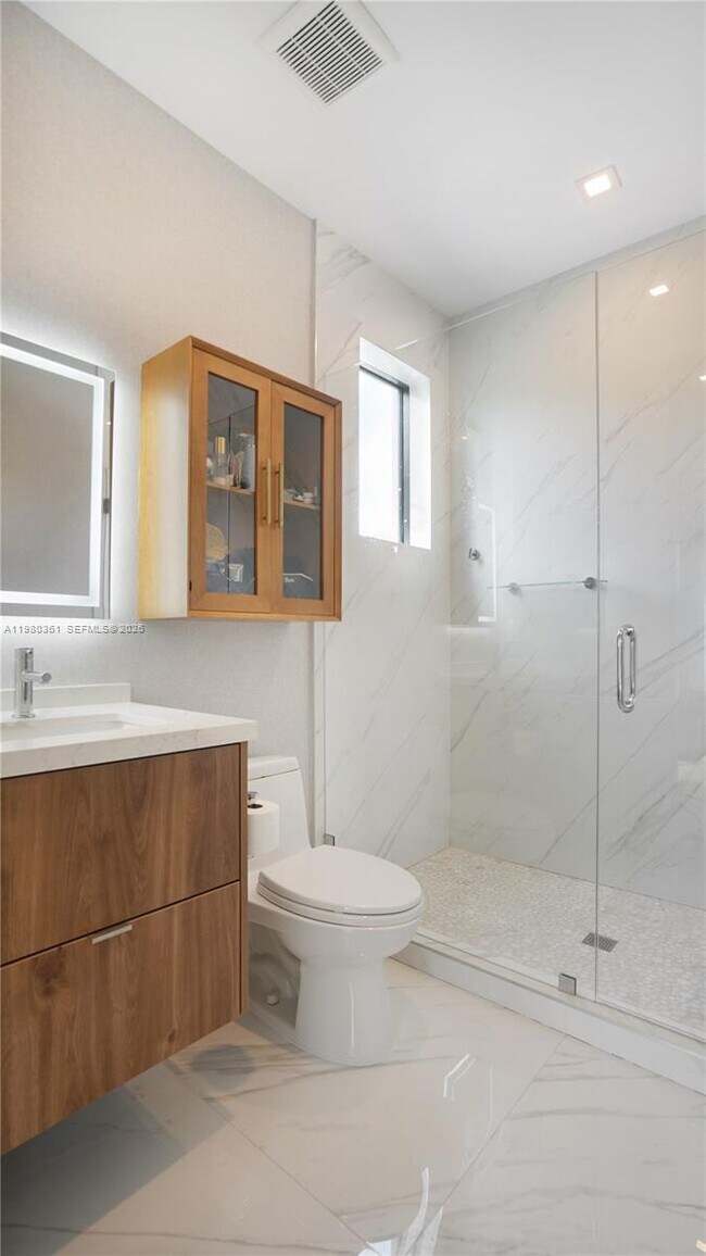 Building Photo - 3075 Mary St