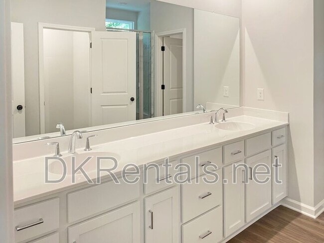 Building Photo - 241 Birchwood Row