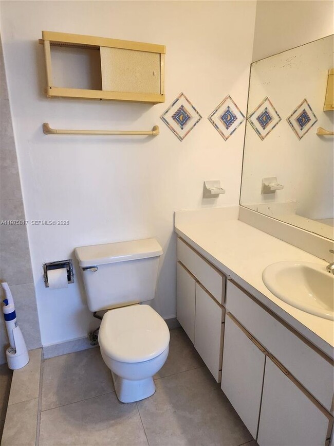 Building Photo - 777 SW 9th Ave