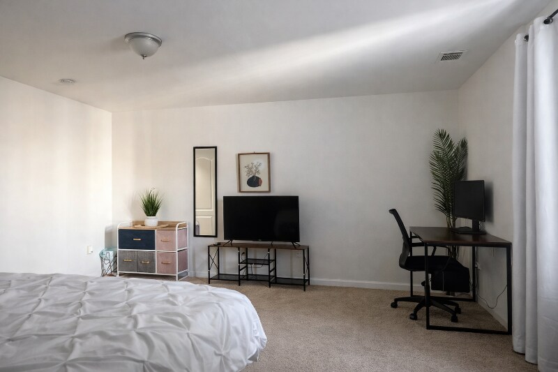 Building Photo - 1510 E Henry St