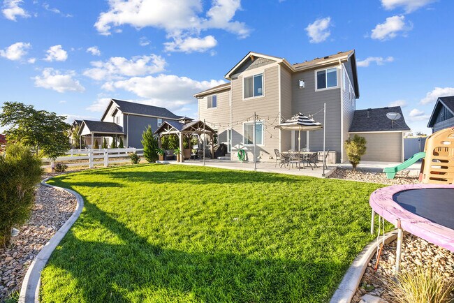 Building Photo - 580 Boxwood Dr