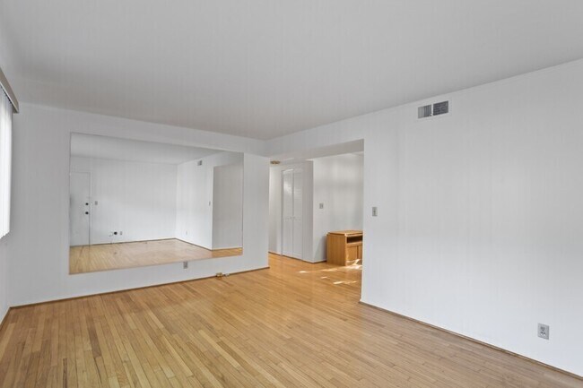 Building Photo - 20 26th St NW