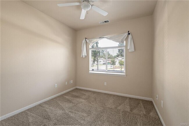 Building Photo - 1033 Raven Ln