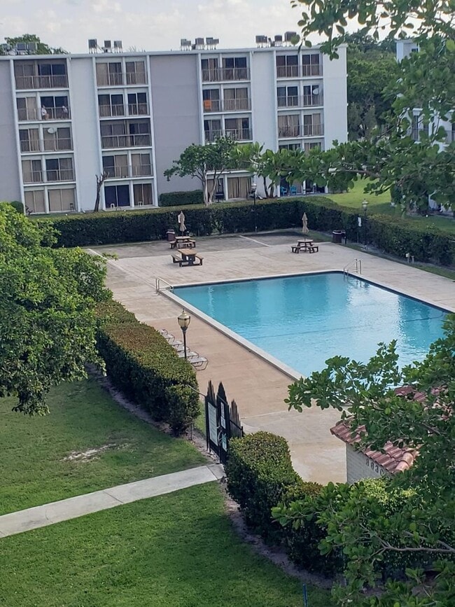 Building Photo - Spacious 2-bedroom apartment for rent in Miramar, FL.