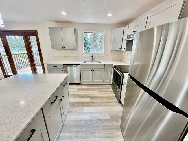 Building Photo - Suncrest Rental