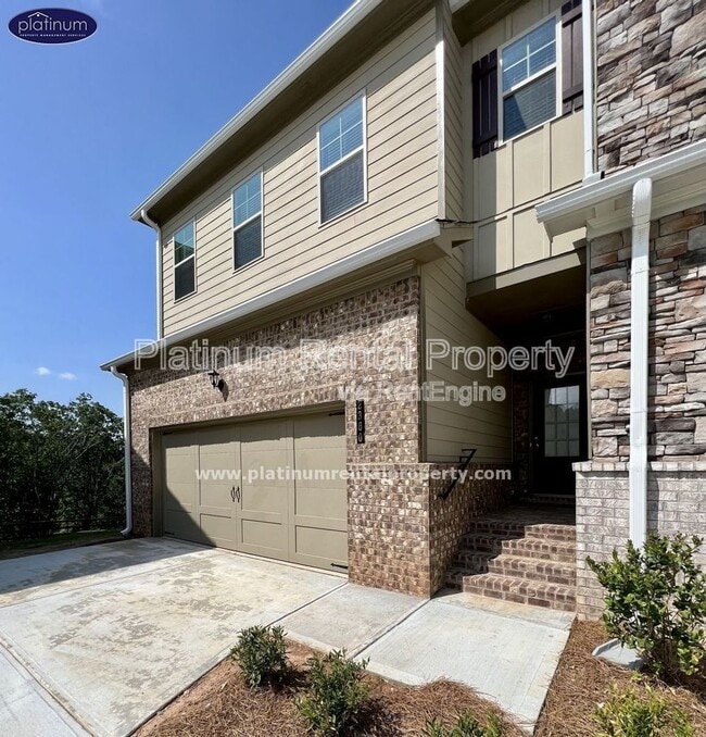 Building Photo - 2360 Manor Pointe Dr
