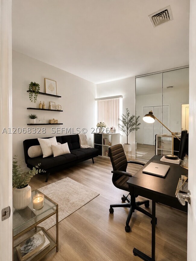 Building Photo - 9139 Fontainebleau Blvd