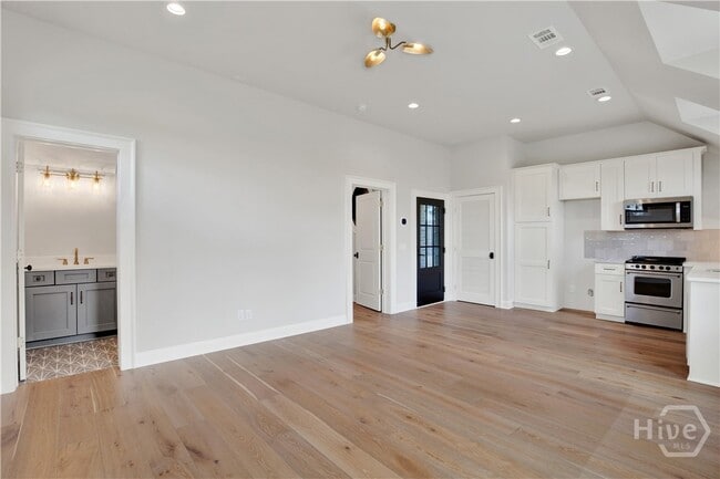 Building Photo - 408 Geo Meyer Ave