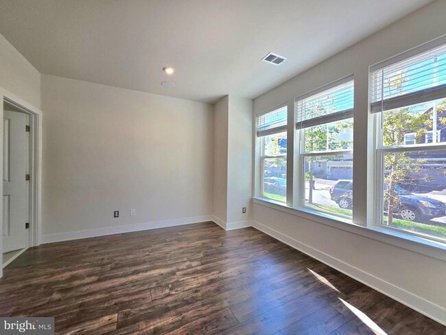 Building Photo - 1552 Meadowlark Glen Rd