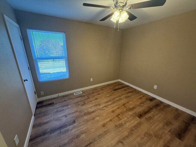 Building Photo - 1707 Hanover Blvd