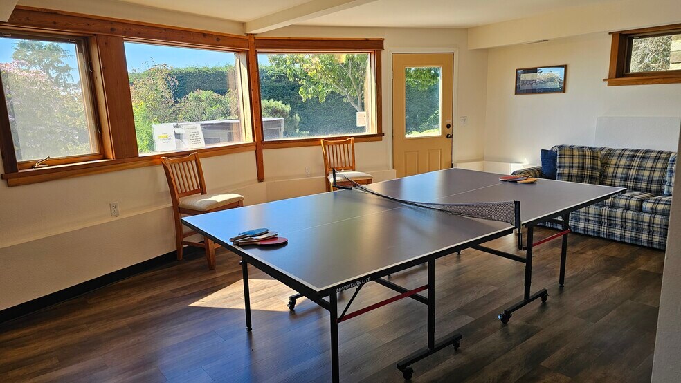 Recreation Room - 287 Fairhaven Dr