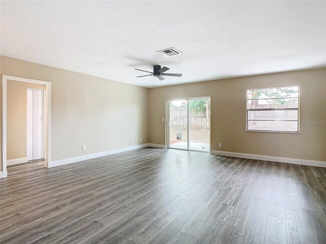 Building Photo - 1612 Fox Run Dr