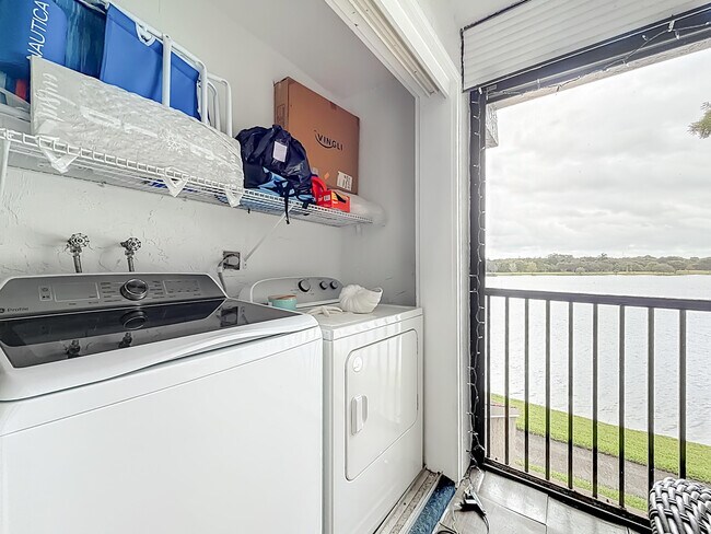 Building Photo - 2846 Carambola Cir S