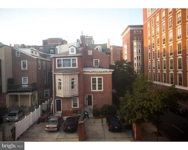 Building Photo - 901 Clinton St