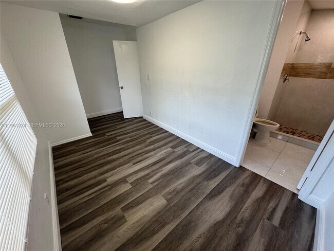 Building Photo - 1025 NW 7th Ave