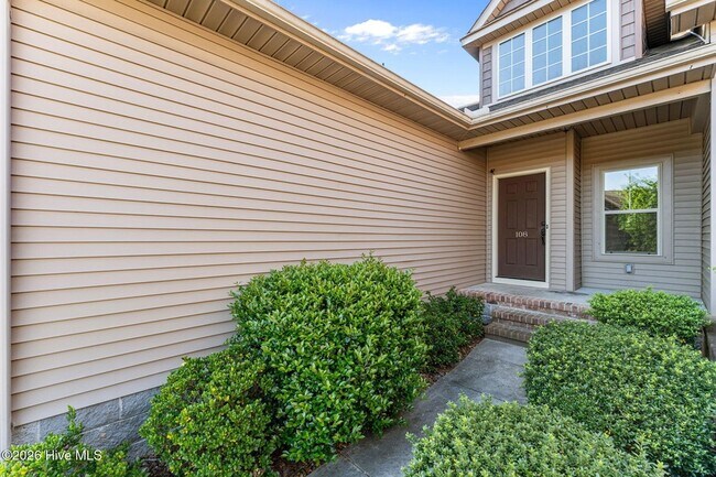 Building Photo - 108 Cypress Cir