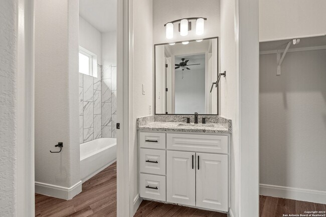 Building Photo - 118 Cap Rock Dr