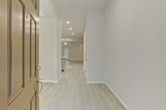 Building Photo - 3902 Crockett Ave