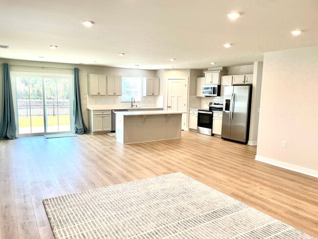 Building Photo - 3 Bedroom 2 Bath Home in Middle Creek Vill...