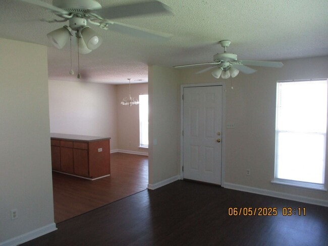 Building Photo - 139 Twelve Oaks Ct