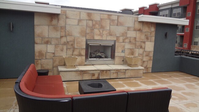 Building Photo - CH-Cortland Flatirons