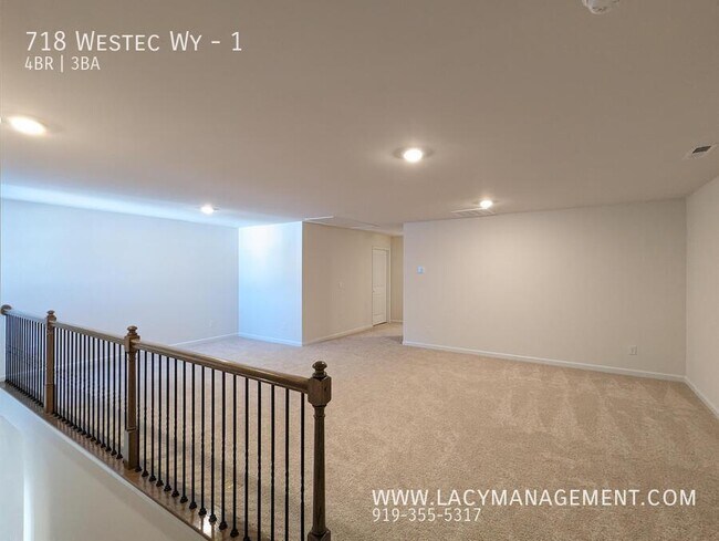 Building Photo - 718 Westec Wy