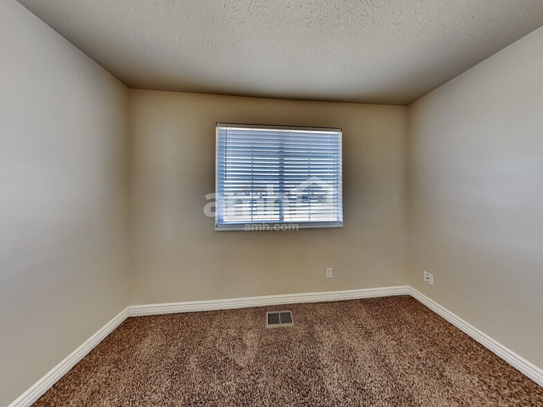 Building Photo - 2169 1520 N