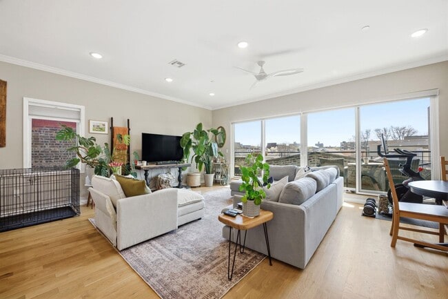 Building Photo - 936 Pavonia Ave