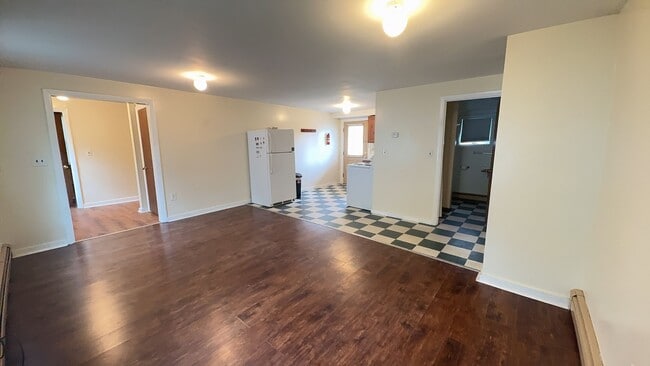 Building Photo - 224 Rainbow St