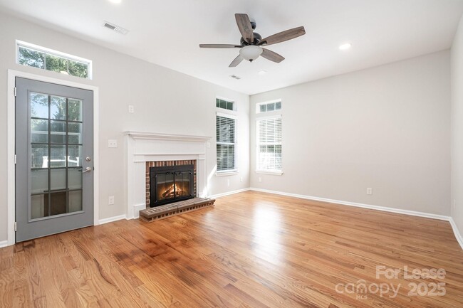 Building Photo - 111 Monterey Dr