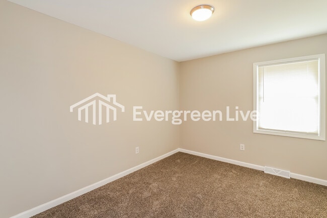 Building Photo - 4719 NW Fisk Ave