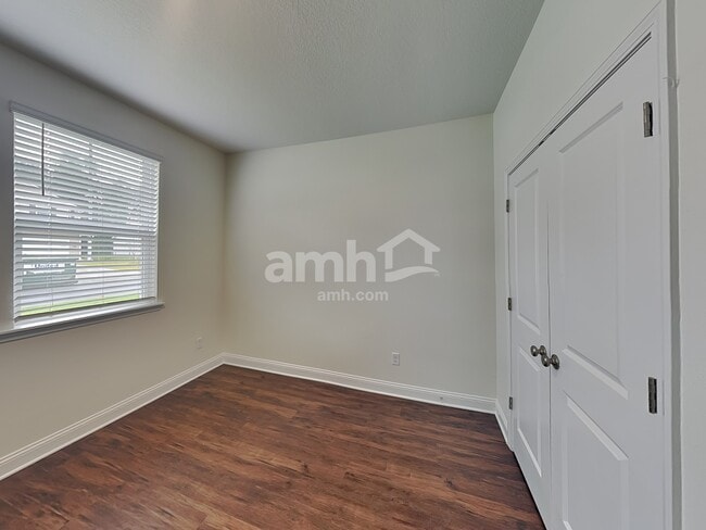 Building Photo - 240 Banyan Frst Dr