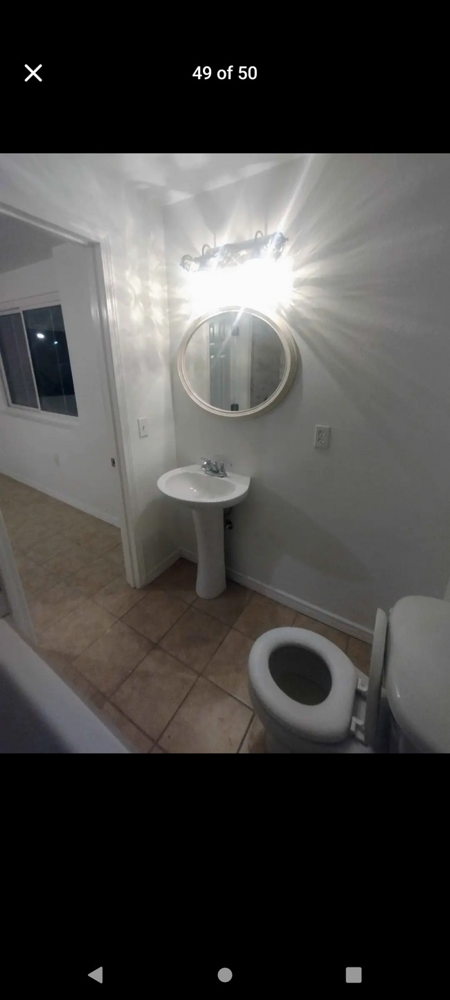 Building Photo - 635 N Nova Rd