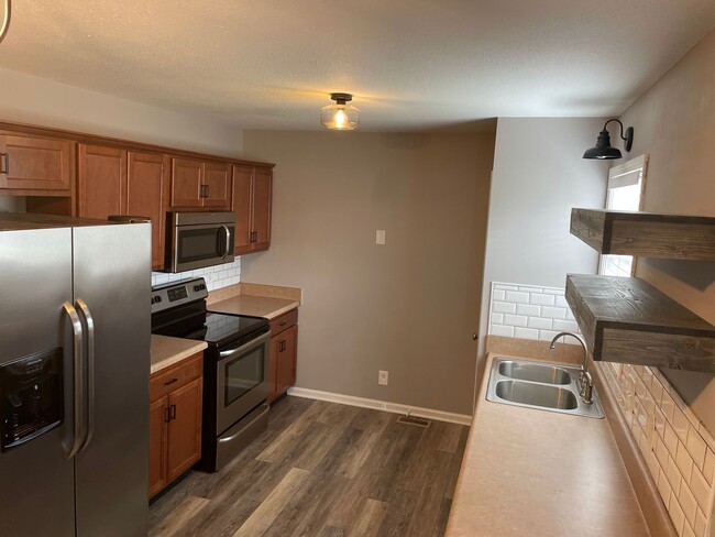 Building Photo - 365 Andrew Dr