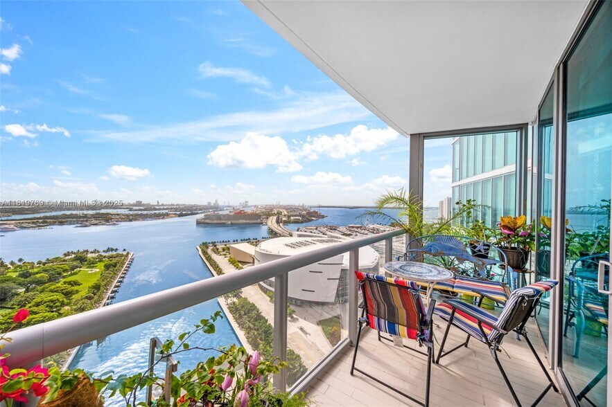 Building Photo - 888 Biscayne Blvd