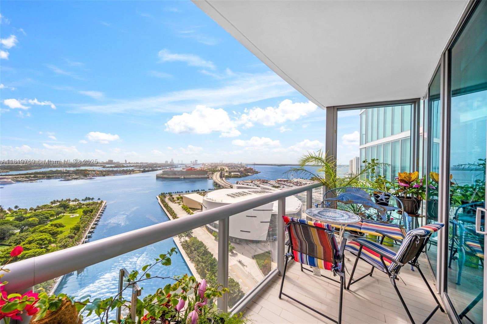 Building Photo - 888 Biscayne Blvd