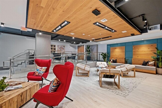 Building Photo - 1991 Main St