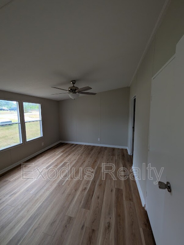 Building Photo - 45 Castle Wood