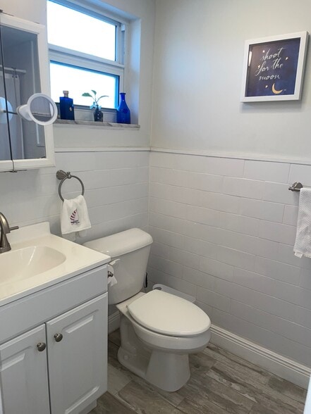 Building Photo - 4658 Bougainvilla Dr