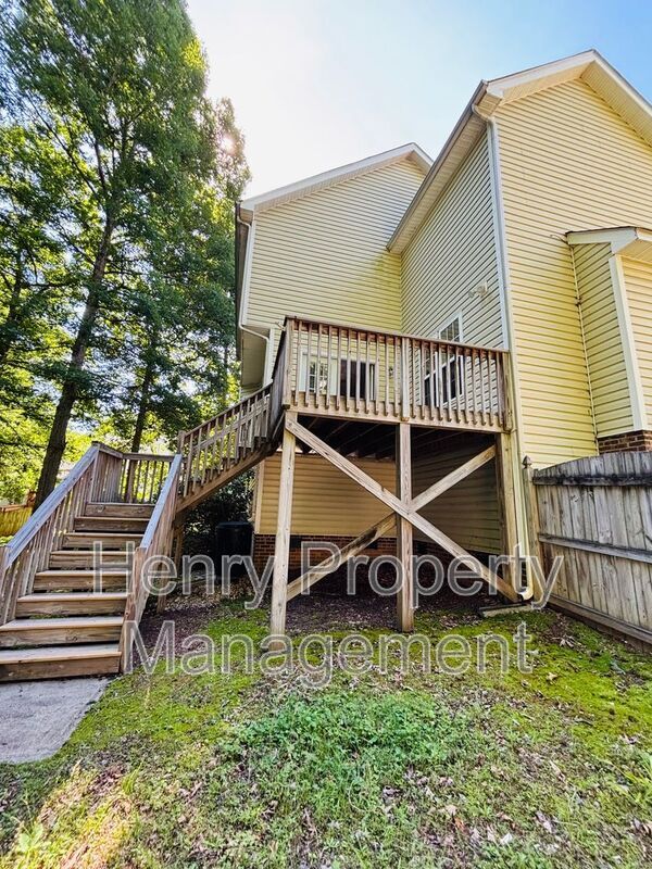 Building Photo - 104 Back Woods Cir