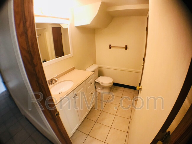 Building Photo - 1915 S Stockman Rd