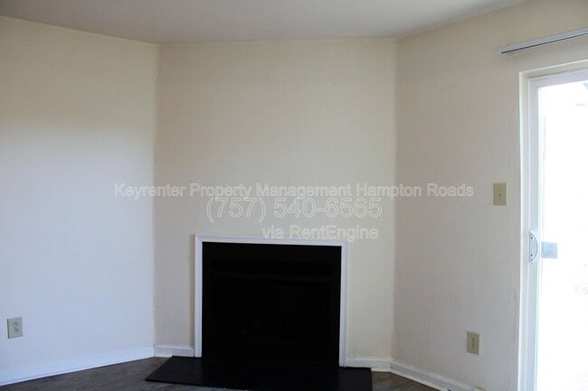 Building Photo - 1 Peachtree Ct