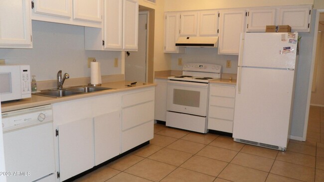 Building Photo - Nice 2 Bed Sun City Home!