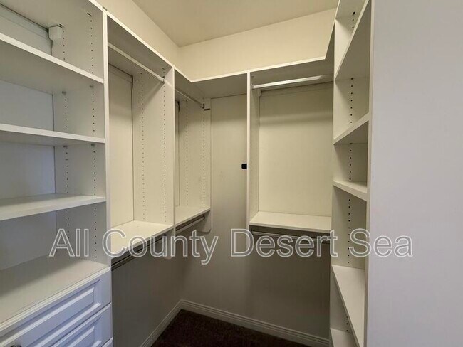 Building Photo - 16621 Maywood Ln
