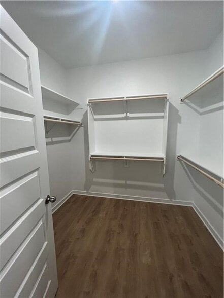 Building Photo - 1910 Hahn St