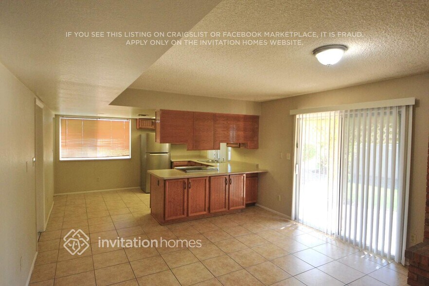 Building Photo - 8804 N 106th Ln
