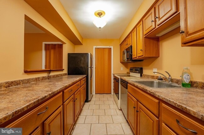 Building Photo - 254 Vail Ct